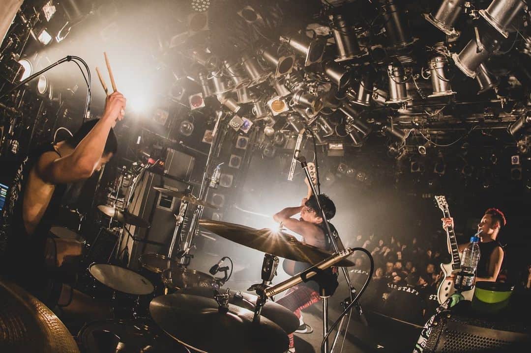 Shun さんのインスタグラム写真 - (Shun Instagram)「【PUNISHER‘S NIGHT 2020】 ・ ・ 始まったな👊🏻 東京、最高のスタートだった！さあ出発だ！ ・ ・ 📷 @nekoze_photo」1月24日 0時40分 - totalfat.shun