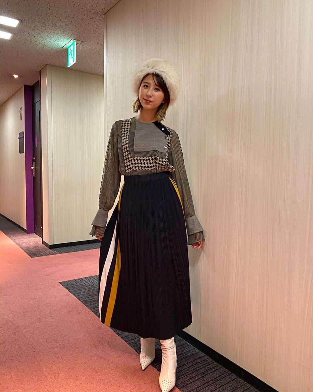 玉井詩織さんのインスタグラム写真 - (玉井詩織Instagram)「フォーク村衣装  blouse : @furuta_official skirt : @stof_bedsidedrama_pr  毎月せっかく可愛い衣装を着させていただいてるのでこういうことしてみます☺️ #furuta #bedsidedrama」1月24日 0時56分 - shioritamai_official