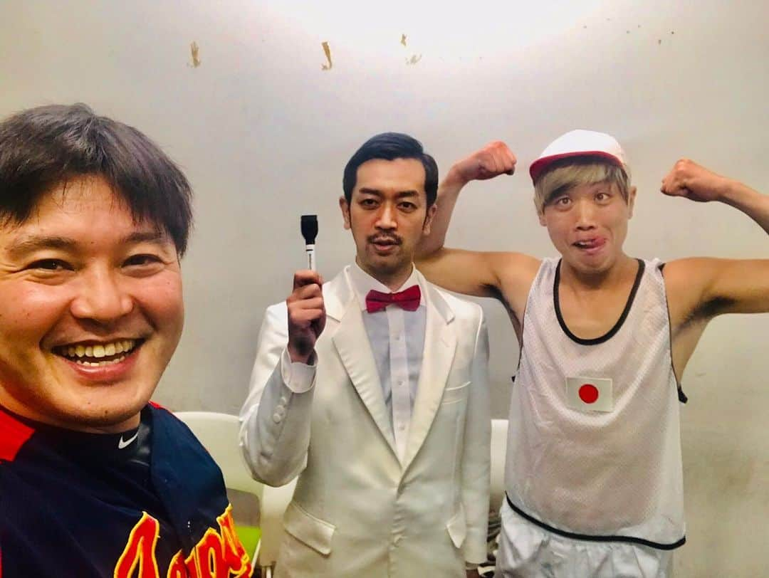 けんじるさんのインスタグラム写真 - (けんじるInstagram)「‪今宵はムーディ勝山LINE LIVEでしたでぇ〜す！‬ ‪ご視聴頂きました皆さん！ありざいまぁ〜す！！‬ ‪#けんじる #食い込MEN #芸人 #お笑い #ギャグ #吉本 #ムーディ勝山 #DH億　‬」1月24日 0時56分 - kenjiru0318