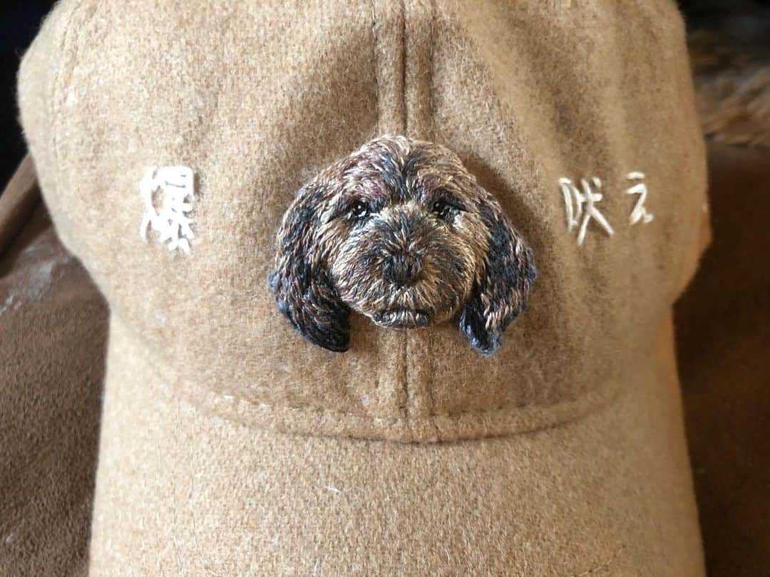 中嶋イッキュウのインスタグラム：「我が家の爆吠えくんウィケット( @wicket_193 )の刺繍を @newerajapan のキャップに　@nekomotion_ さんにしていただきました😭😭😭😭😭😭😭😭感動😭😭😭😭 一生ものだ、、 ありがとうございます😢 今日から毎日かぶる。泣」