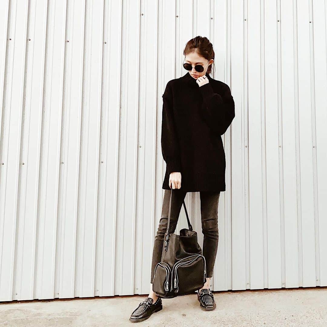 rittann48さんのインスタグラム写真 - (rittann48Instagram)「. . . ㅤㅤㅤㅤㅤㅤㅤㅤㅤㅤㅤㅤㅤ ootd ㅤㅤㅤㅤㅤㅤㅤㅤㅤㅤㅤㅤㅤ ㅤㅤㅤㅤㅤㅤㅤㅤㅤㅤㅤㅤㅤ all black code #moussy のローファーをメインにしたから それ以外はsimpleに .ㅤㅤㅤㅤㅤㅤㅤㅤㅤㅤㅤㅤㅤ .ㅤㅤㅤㅤㅤㅤㅤㅤㅤㅤㅤㅤㅤ #simple  #style  #fashion  #code  #fashiongram  #instafashion  #ootd  #outfit」1月24日 11時33分 - rittann__8775