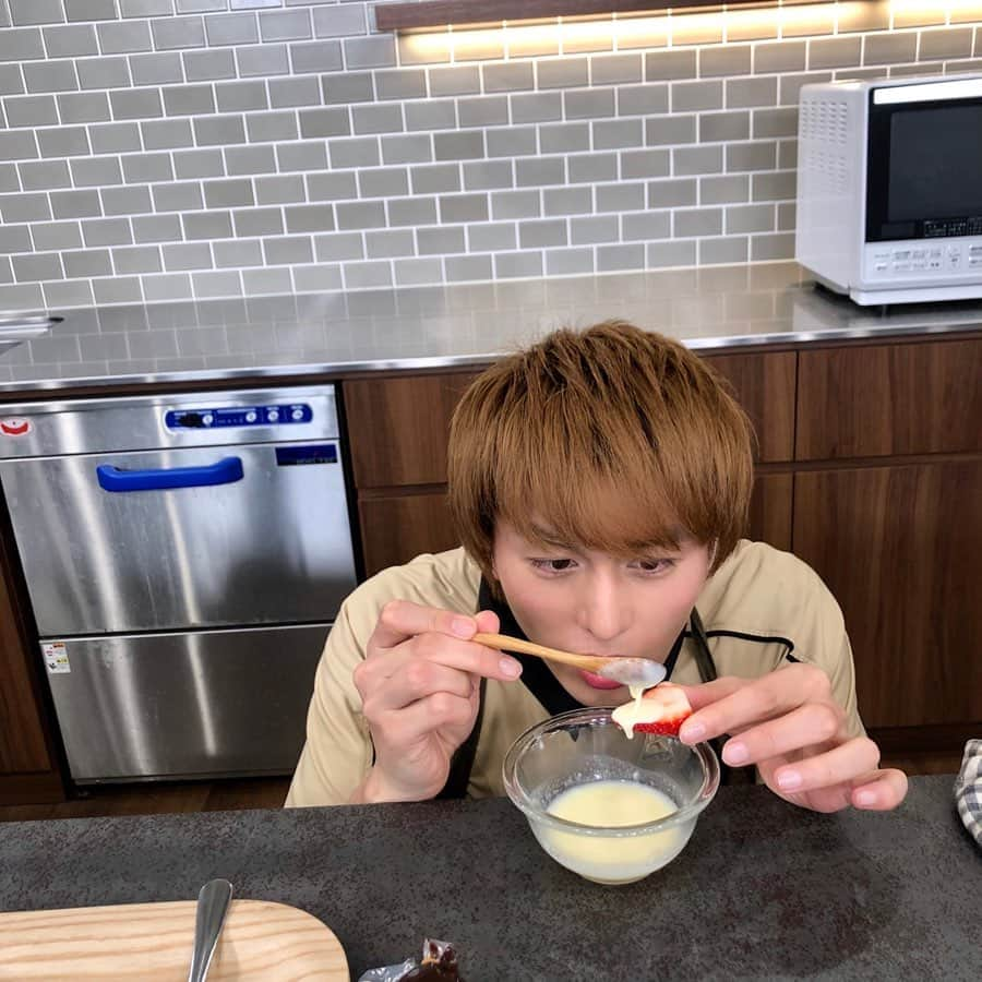 BOYS AND MENさんのインスタグラム写真 - (BOYS AND MENInstagram)「cookpad Live 🍓 オフショット📸  #ボイメン #小林豊 #4コマ小林 #つまみ食い #つまみ食いばれた #cookpadlive」1月24日 11時47分 - boysandmen_official