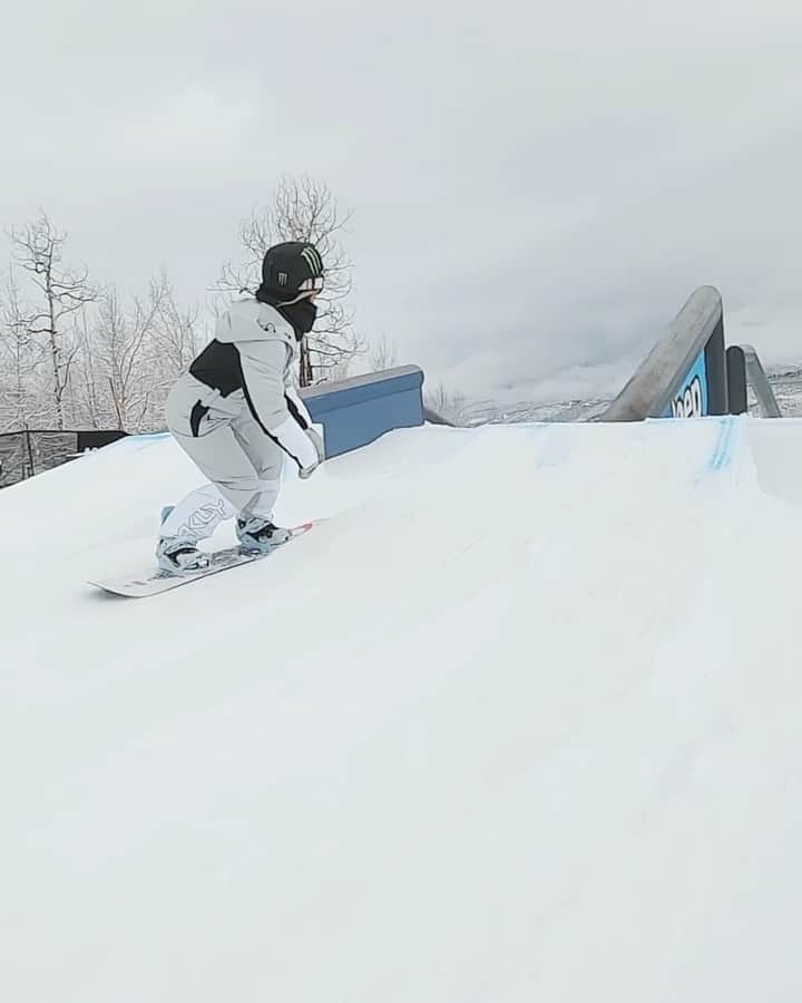 ジェイミー・アンダーソンのインスタグラム：「Peep the x rail line, it’s pretty sick! @xgames @gopro @gimbalgod」