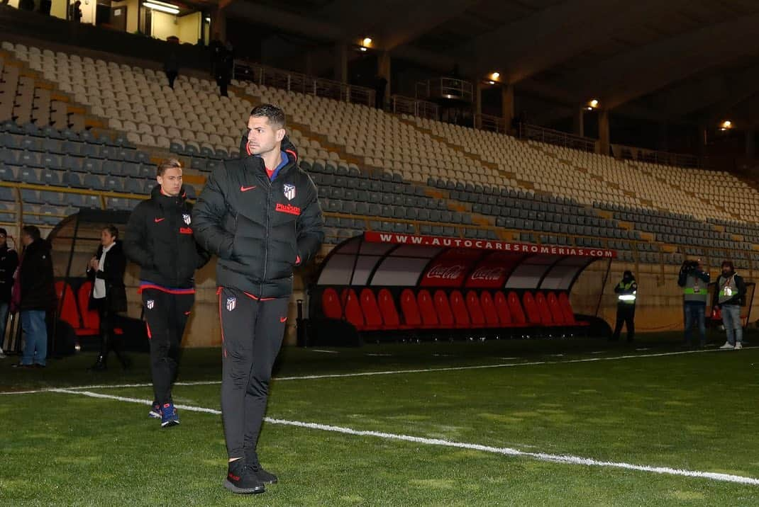 アトレティコ・マドリードさんのインスタグラム写真 - (アトレティコ・マドリードInstagram)「📍🏟 Reino de León 🏆 #CopaDelRey ⚽ #CulturalLeonesaAtleti 🔴⚪ #AúpaAtleti」1月24日 3時59分 - atleticodemadrid