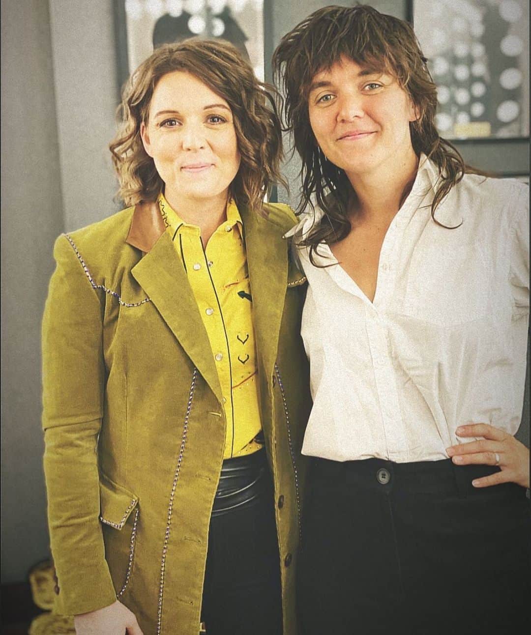 コートニー・バーネットのインスタグラム：「Thanks @brandicarlile for two beautiful nights at @theryman ❤️❤️❤️❤️❤️」