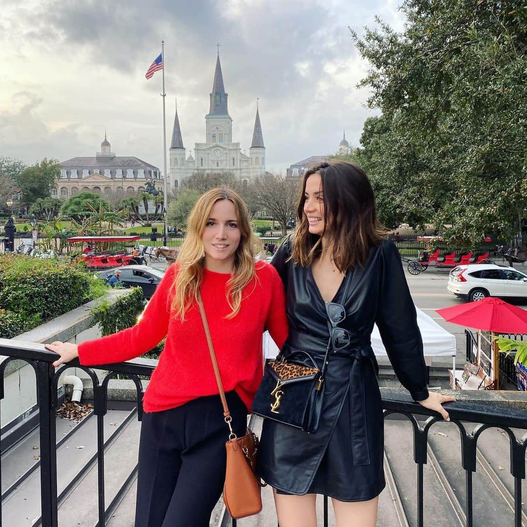アナ・デ・アルマスのインスタグラム：「Ay, @anstrap , te extraño! ♥️」