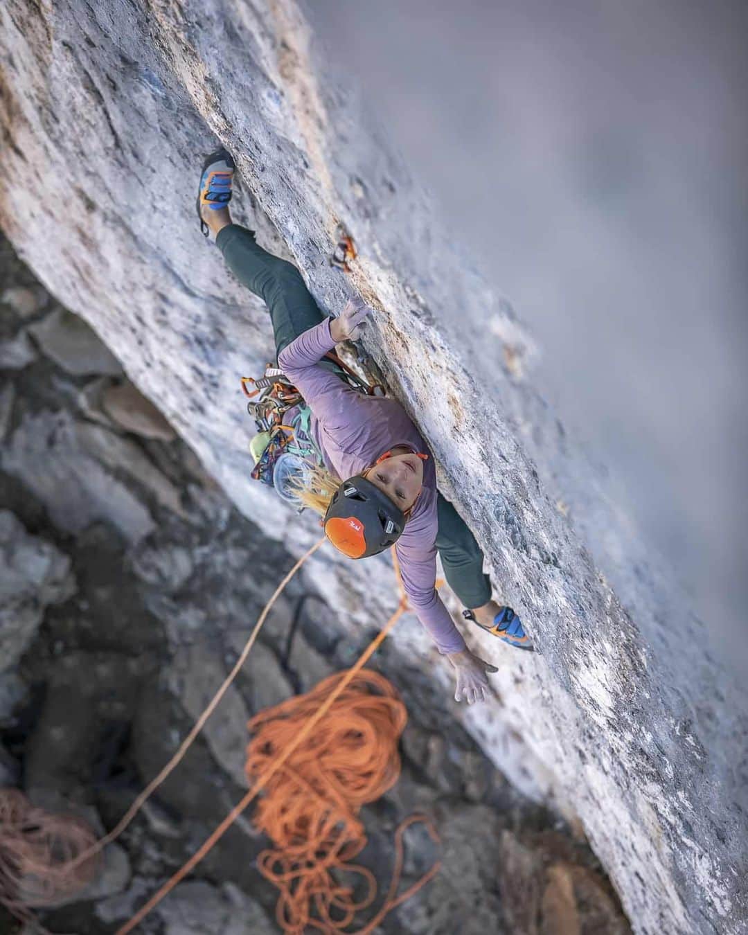 シャーロット・デュリフのインスタグラム：「We've been writing articles about our recent trip to Pitumarca and damn that was so amazing! . One of those experiences that make me want to get rid of everything I own but my climbing and bolting gear, and live in Peru forever ☁️🙄 Ok that might be a bit extreme, but something close to that wouldn't be bad at all 😆 . @joshlrsn & @jan_novak_photography : Round 2 soon ?! It's definitely been a plus to have you @jan_novak_photography to share some awesome times and have the greatest photos for memories, like these 2! . @mountainhardwear @petzl_official @eb_climbing @volxholds @luxov_connect @7aescueladescalada」