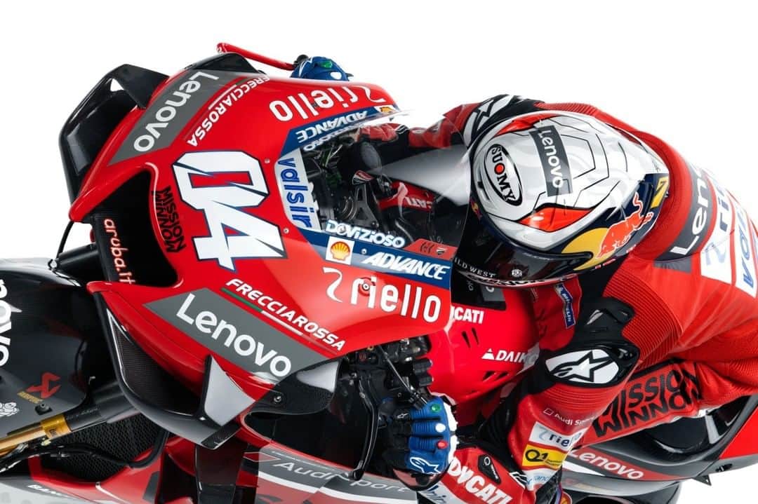 MotoGPさんのインスタグラム写真 - (MotoGPInstagram)「Introducing the new-look @ducaticorse livery! 🤩 // What do you think of the brand new Bologna bullet? 🔴 #SwipeLeft ⬅️ for the full gallery! 👀 #AD04 #DP9 #DucatiTeam2020 #MotoGP」1月24日 4時28分 - motogp