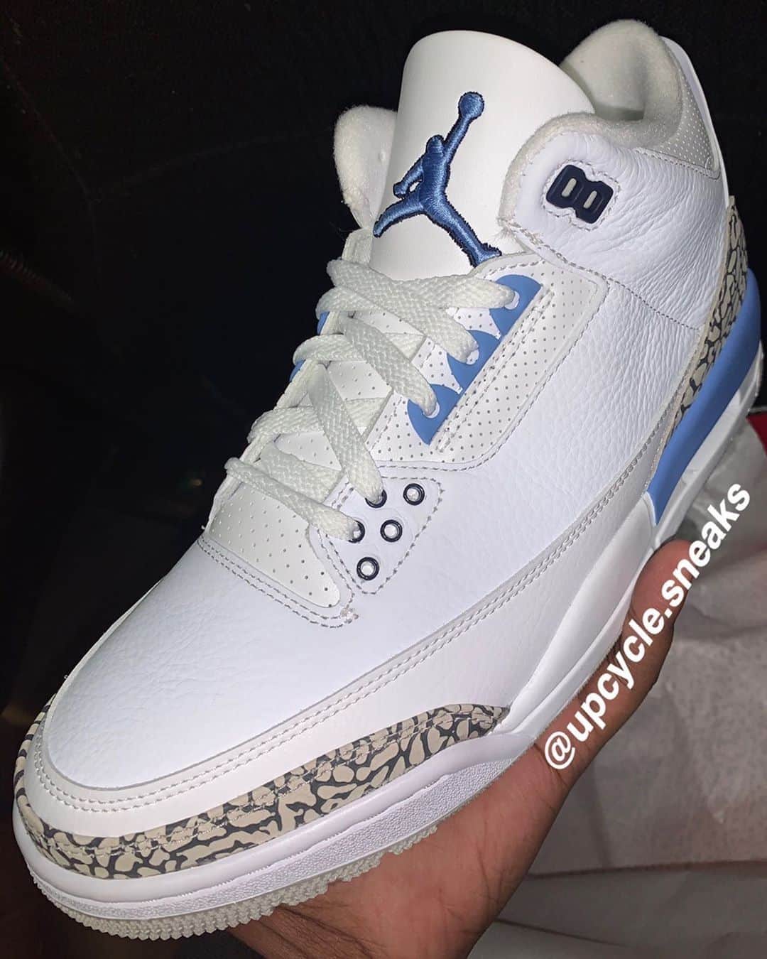 Nice Kicksさんのインスタグラム写真 - (Nice KicksInstagram)「FIRST LOOK // The Air Jordan Retro 3 "UNC" is set to drop in early March. What other Jordan colleges should get the retail treatment? 🤔」1月24日 4時30分 - nicekicks