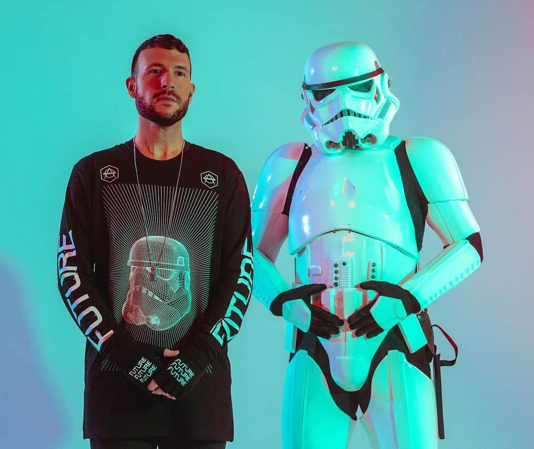 ドン・ディアブロさんのインスタグラム写真 - (ドン・ディアブロInstagram)「Who wants another STAR WARS x Don Diablo clothing collection in 2020!? Still can’t believe we did this 🤩🤖 #LifeGoals #Hexagon #StarWars」1月24日 4時38分 - dondiablo