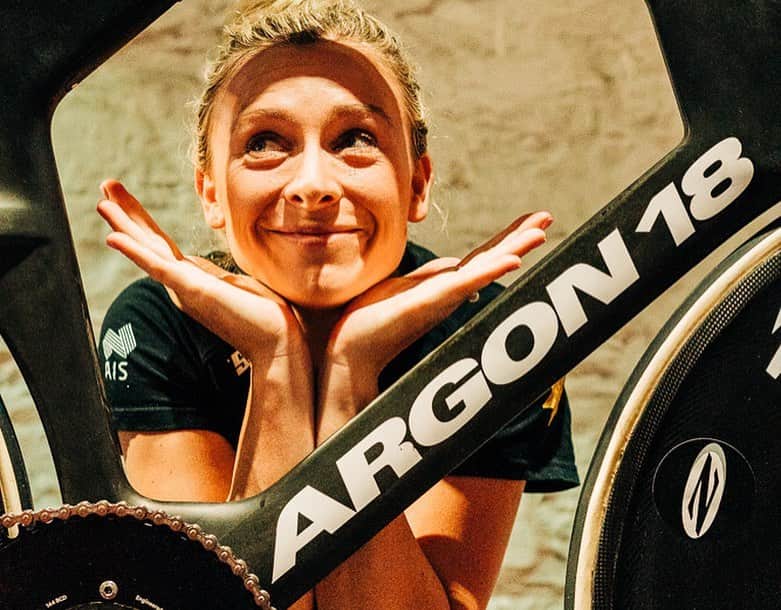 Zipp Speed Weaponryさんのインスタグラム写真 - (Zipp Speed WeaponryInstagram)「Some images of our get together with the Cycling Australia a few nights ago at the Tour Down Under. We're proud to be working with Argon 18 in supporting this legendary track cycling team. We're official supplier of track disc wheels. Photos by Andy Rogers」1月24日 4時40分 - zippspeed