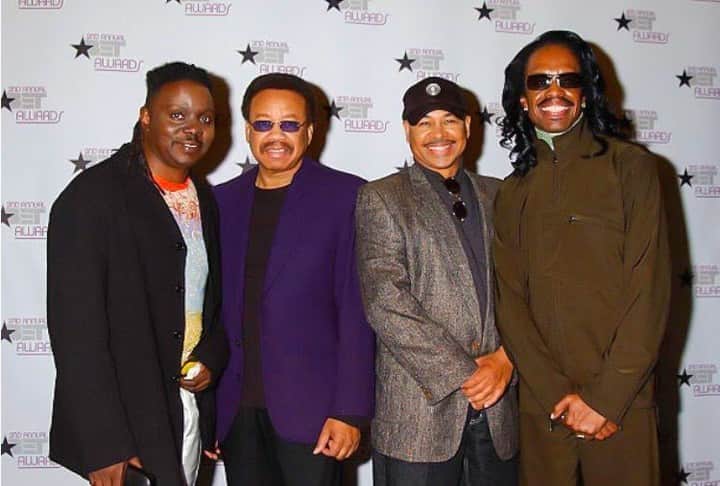 アース・ウィンド・アンド・ファイアーのインスタグラム：「#TBT at the 2nd Annual @BET Awards nominations press conference at the Kodak Theater in Hollywood on May 14, 2002.⠀ 📸 Greg DeGuire⠀ ⠀ #EarthWindAndFire⠀ #EWF50」