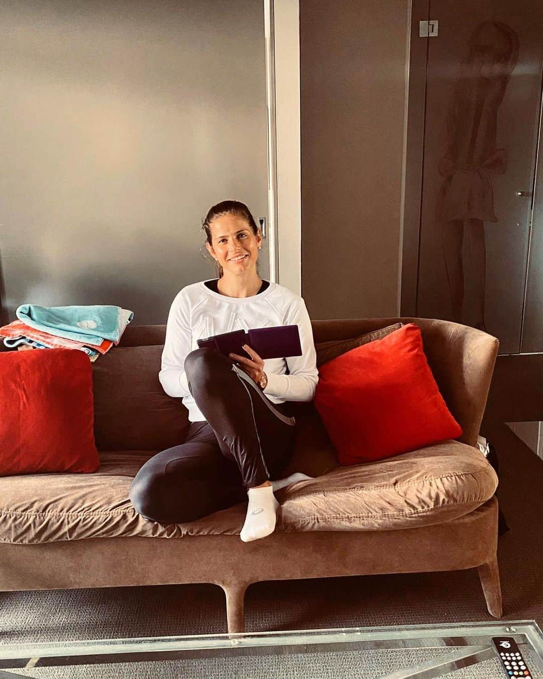 ユリア・ゲルゲスさんのインスタグラム写真 - (ユリア・ゲルゲスInstagram)「Relaxing times ahead of my 3rd round today thanks to #artserieshotels for giving me such a perfect stay in Melbourne. Hungry for more, let’s go 💪🏼🎾 #australianopen #teamjule」1月24日 5時35分 - julia.goerges