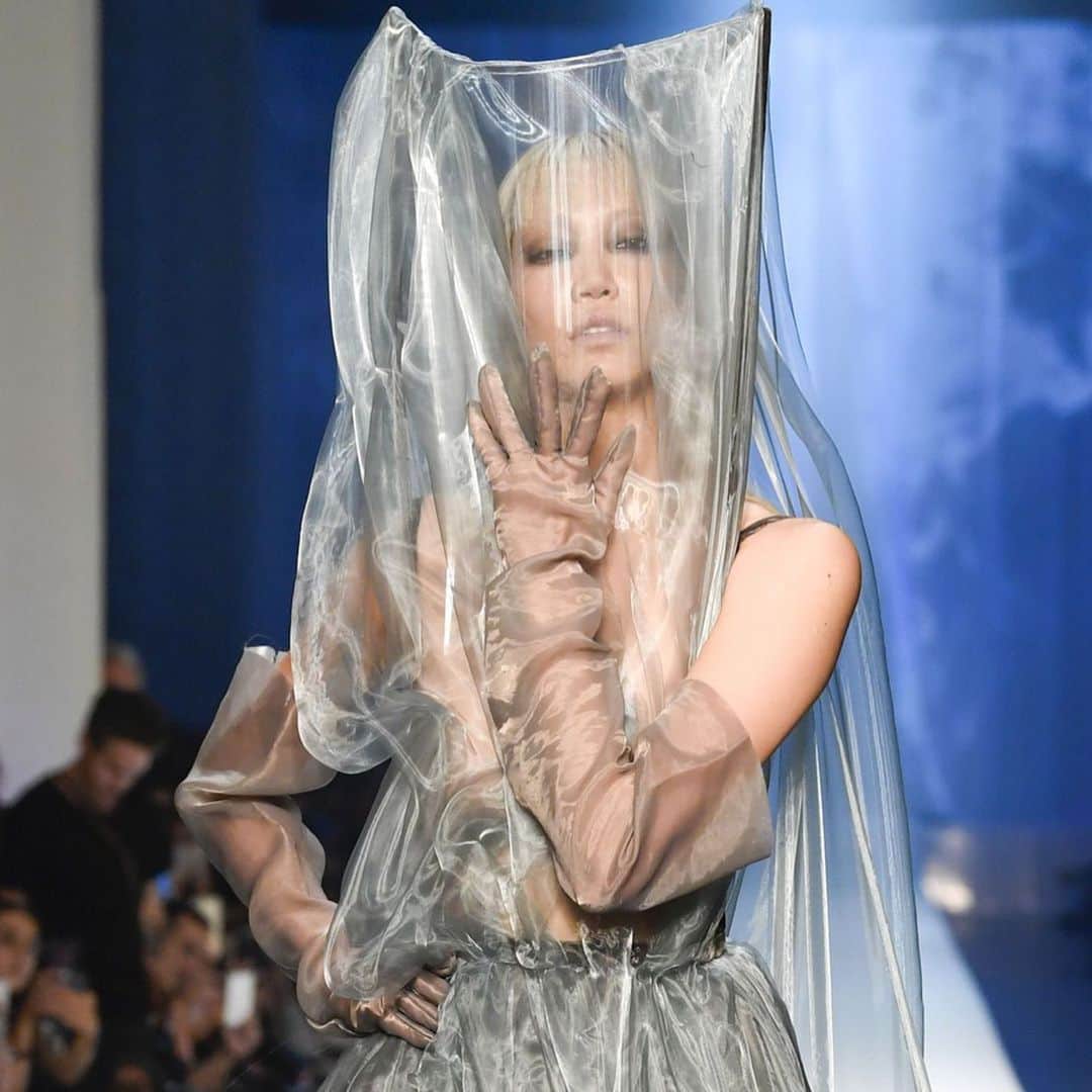 パク ・スジュさんのインスタグラム写真 - (パク ・スジュInstagram)「Gaultier Forever!!! I’m very lucky to participate in 50 year saga of the iconic fashion legend that is @jpgaultierofficial. Thank you to Monsieur Jean Paul and his beautiful team for the years of support, love, and unforgettable creations! LOVE YOU ALWAYS. 🖤」1月24日 5時31分 - soojoo