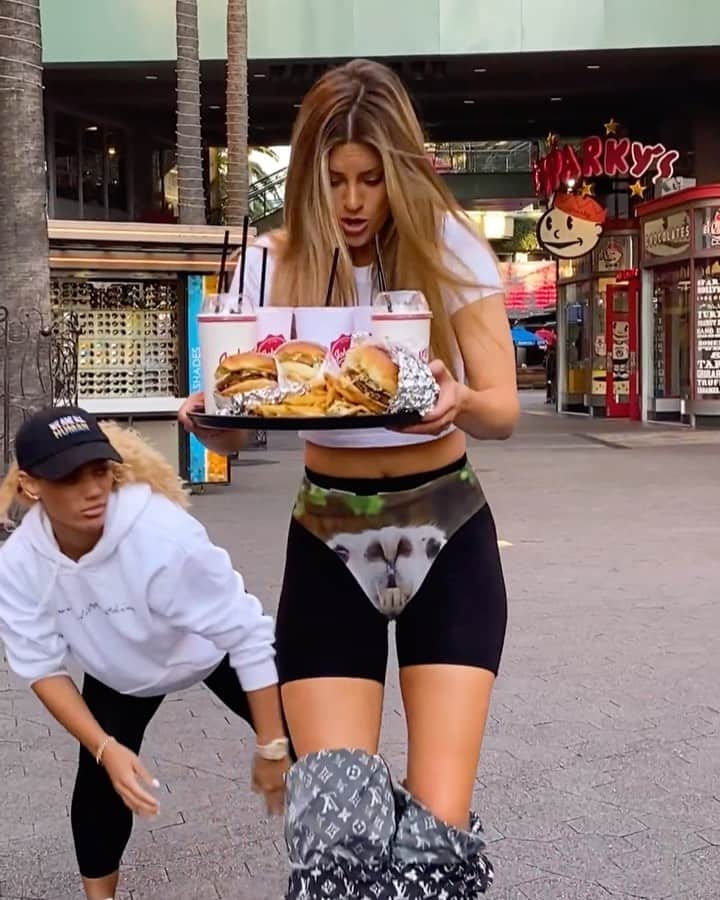 のインスタグラム：「FML!!! 😤😭 @jenafrumes played me!!!!」
