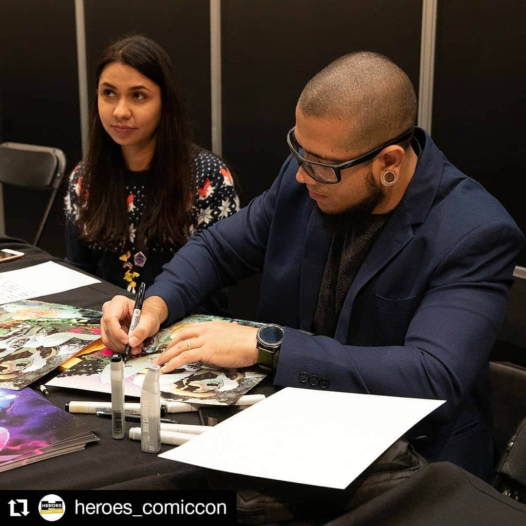 RB Silvaのインスタグラム：「#Repost @heroes_comiccon .@rbsilva_comics firma un autógrafo en el Guest Artist Alley en la pasada #HeroesComicCon Madrid, fue uno de los 14 artistas invitados que participaron en esta zona. #TBT #Marvel #XMen」