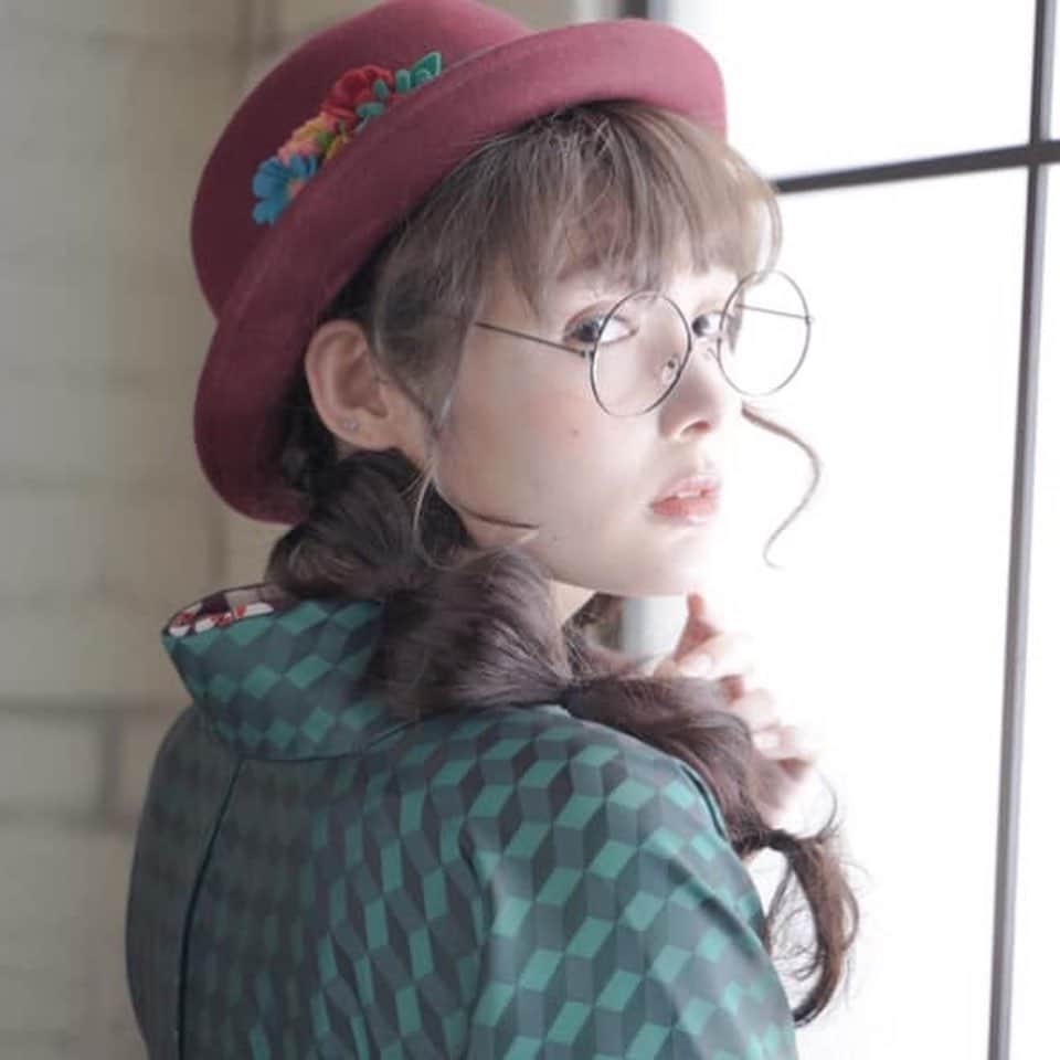 石川琴允さんのインスタグラム写真 - (石川琴允Instagram)「:am5:00 おはようございます : 今日は前回もご一緒させて 頂いた和装のスタッフの皆さんと2回目の撮影✌️✨ : : またお声をかけてもらえた嬉しさは更に倍増ですねっ😽😽😽 : : 大好きな名古屋へ いってきます🙋🏼‍♀️🚄 : : 今日も素敵な一日を✨ #ラフィネ #和装 #着物 #袴 #振袖 #名古屋 #袴モデル #卒業式ヘア  #袴ヘア」1月24日 6時48分 - kotopon09