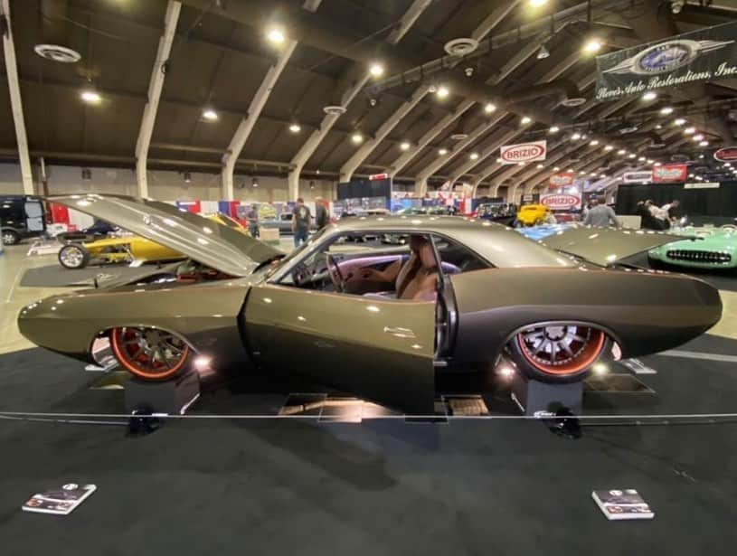 Classics Dailyさんのインスタグラム写真 - (Classics DailyInstagram)「Our bud Rob @ridesbykam traveled over 7000 miles to show HAVOC at the world famous @grandnationalroadstershow in Pomona, Ca this weekend!  Stop by building 4 and meet Rob the builder!  _ @autotopiala #gnrs #gnrs2020 #grandnationalroadstershow #musclecar #americanmuscle #classicsdaily #hotrod #havoc #challenger #mopar」1月24日 6時51分 - classicsdaily