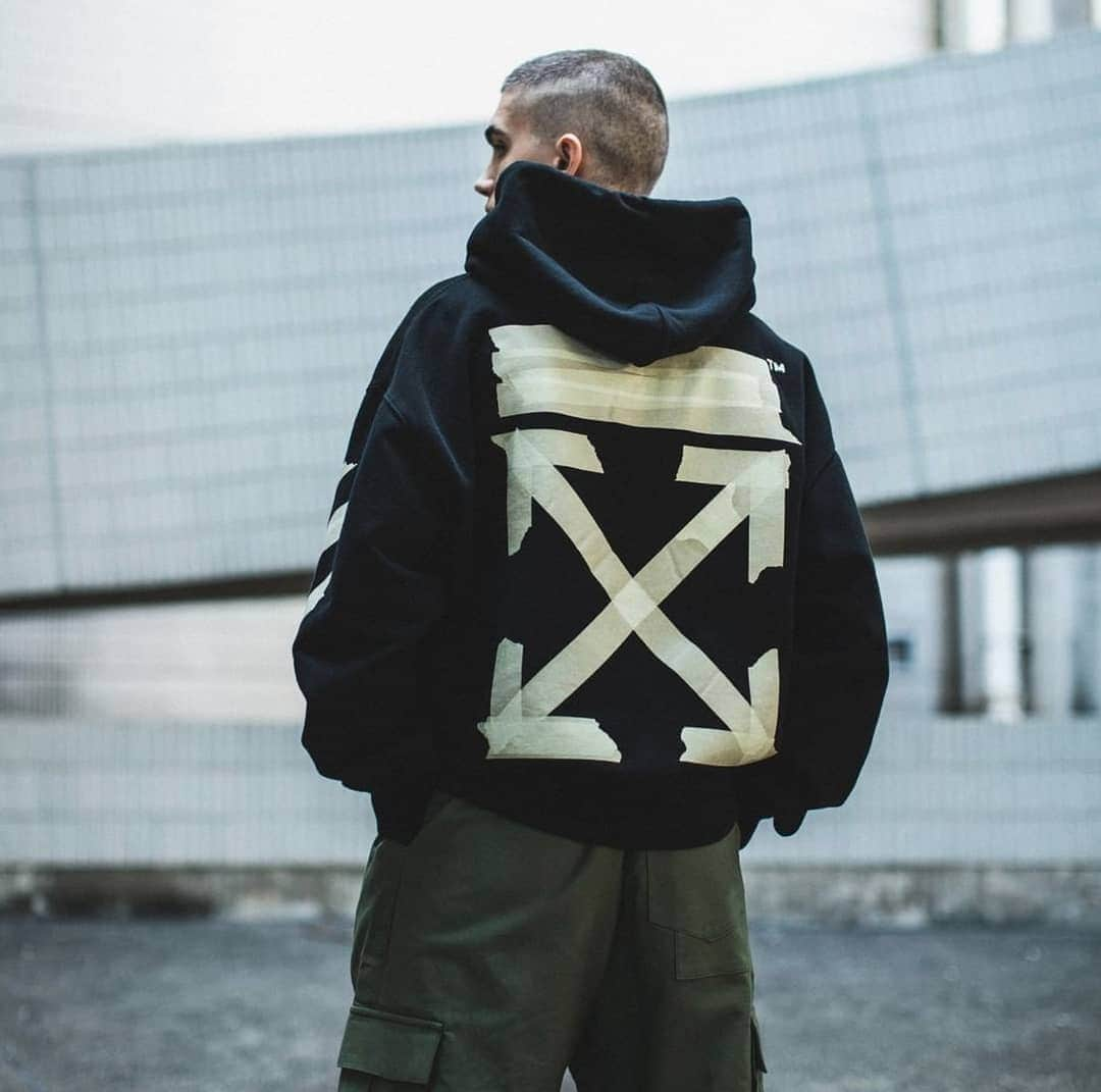 OFF-WHITE C/O VIRGIL ABLOHさんのインスタグラム写真 - (OFF-WHITE C/O VIRGIL ABLOHInstagram)「re20 men's Off-White™ tape arrows hoodie via @hbx」1月24日 7時00分 - off____white