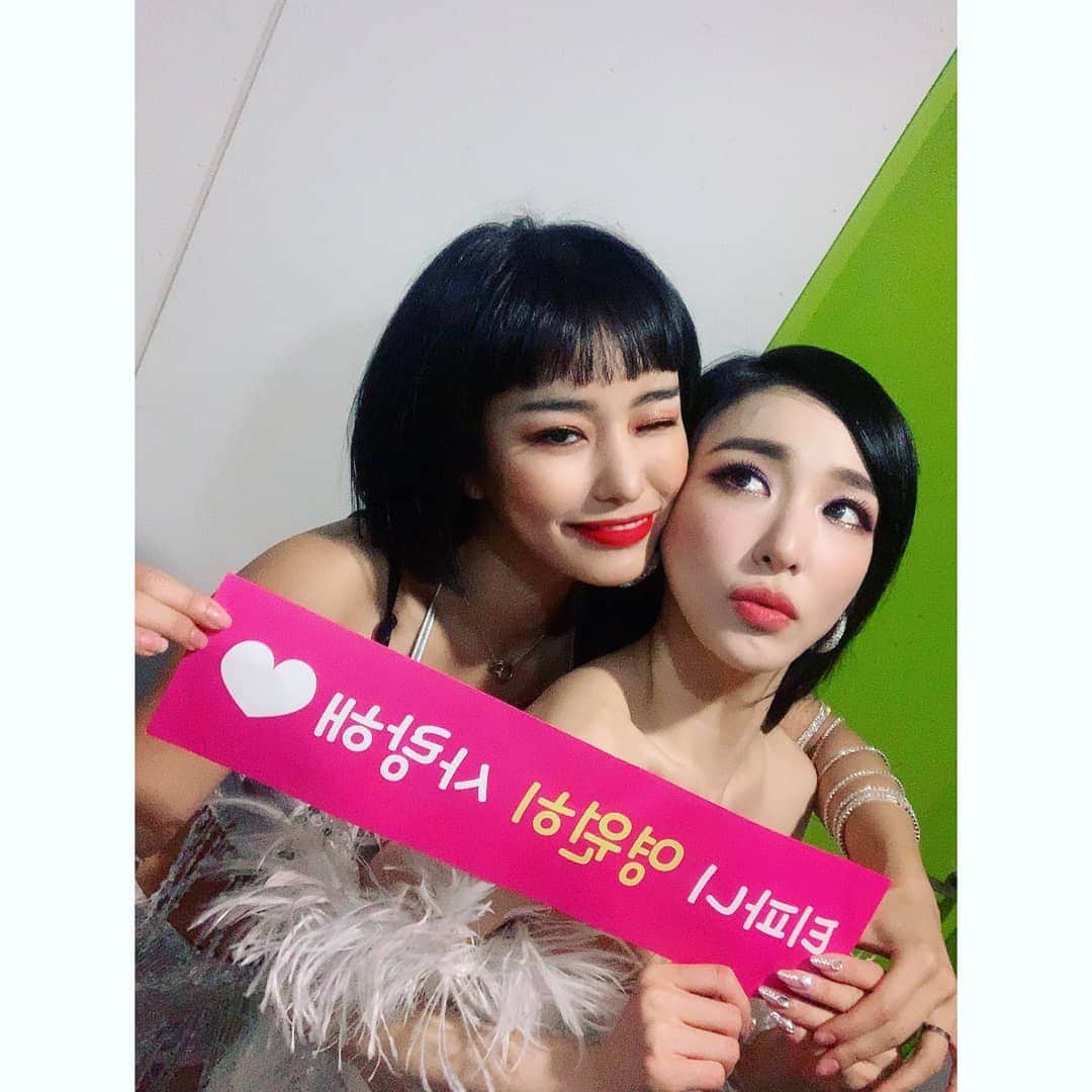 エナ さんのインスタグラム写真 - (エナ Instagram)「러블리파니와 아우라 멋지게 공연완료!🙃 #tokyo」1月24日 7時05分 - eunkyung.shin