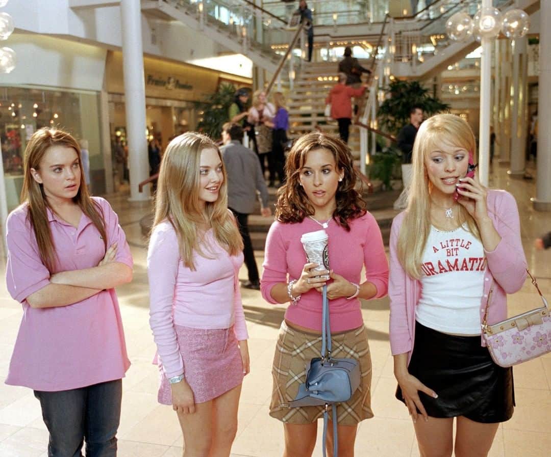 Vogueさんのインスタグラム写真 - (VogueInstagram)「#MeanGirls is coming back to the big screen! Tap the link in our bio to get all the details on this, like, totally fetch news.」1月24日 7時15分 - voguemagazine
