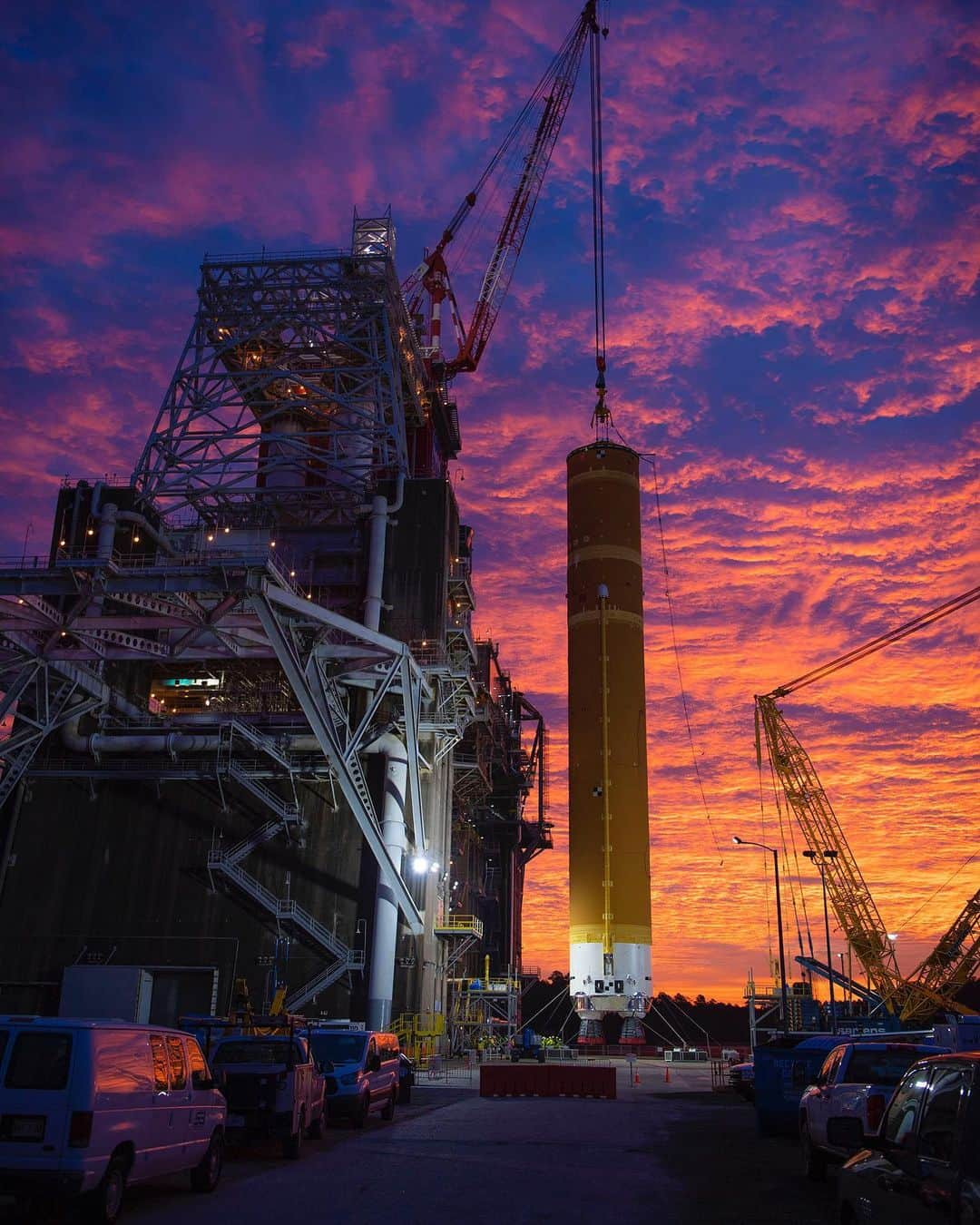 NASAさんのインスタグラム写真 - (NASAInstagram)「Get. Excited. People. ⁣⁣ ⁣⁣ ⁣ America (and the world’s) most powerful rocket is gearing up to check off a major milestone with its Green Run test series. Locked and loaded into its test stand at @NASAStennis, our Space Launch System is being prepped for the first top-to-bottom integrated testing of the stage’s systems prior to its #Artemis Moon mission flights.⁣⁣ ⁣⁣ ⁣ Green Run testing will take place over several months and culminates with an eight-minute, full-duration hot fire of the stage’s four RS-25 engines to generate 2 million pounds of thrust, as during an actual launch. ⁣⁣ ⁣⁣ Image Credit: NASA ⁣ #NASA #Space #GetExcited #Rockets」1月24日 7時16分 - nasa