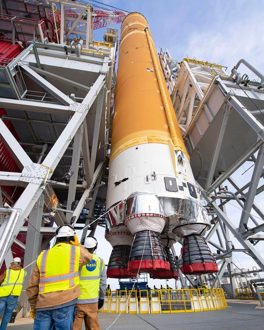 NASAさんのインスタグラム写真 - (NASAInstagram)「Get. Excited. People. ⁣⁣ ⁣⁣ ⁣ America (and the world’s) most powerful rocket is gearing up to check off a major milestone with its Green Run test series. Locked and loaded into its test stand at @NASAStennis, our Space Launch System is being prepped for the first top-to-bottom integrated testing of the stage’s systems prior to its #Artemis Moon mission flights.⁣⁣ ⁣⁣ ⁣ Green Run testing will take place over several months and culminates with an eight-minute, full-duration hot fire of the stage’s four RS-25 engines to generate 2 million pounds of thrust, as during an actual launch. ⁣⁣ ⁣⁣ Image Credit: NASA ⁣ #NASA #Space #GetExcited #Rockets」1月24日 7時16分 - nasa