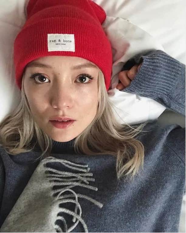 ラグ&ボーンのインスタグラム：「@pom.klementieff in the Addison Beanie, Haldon Cashmere Crew and Ace Cashmere Scarf. Cozy level 💯.」