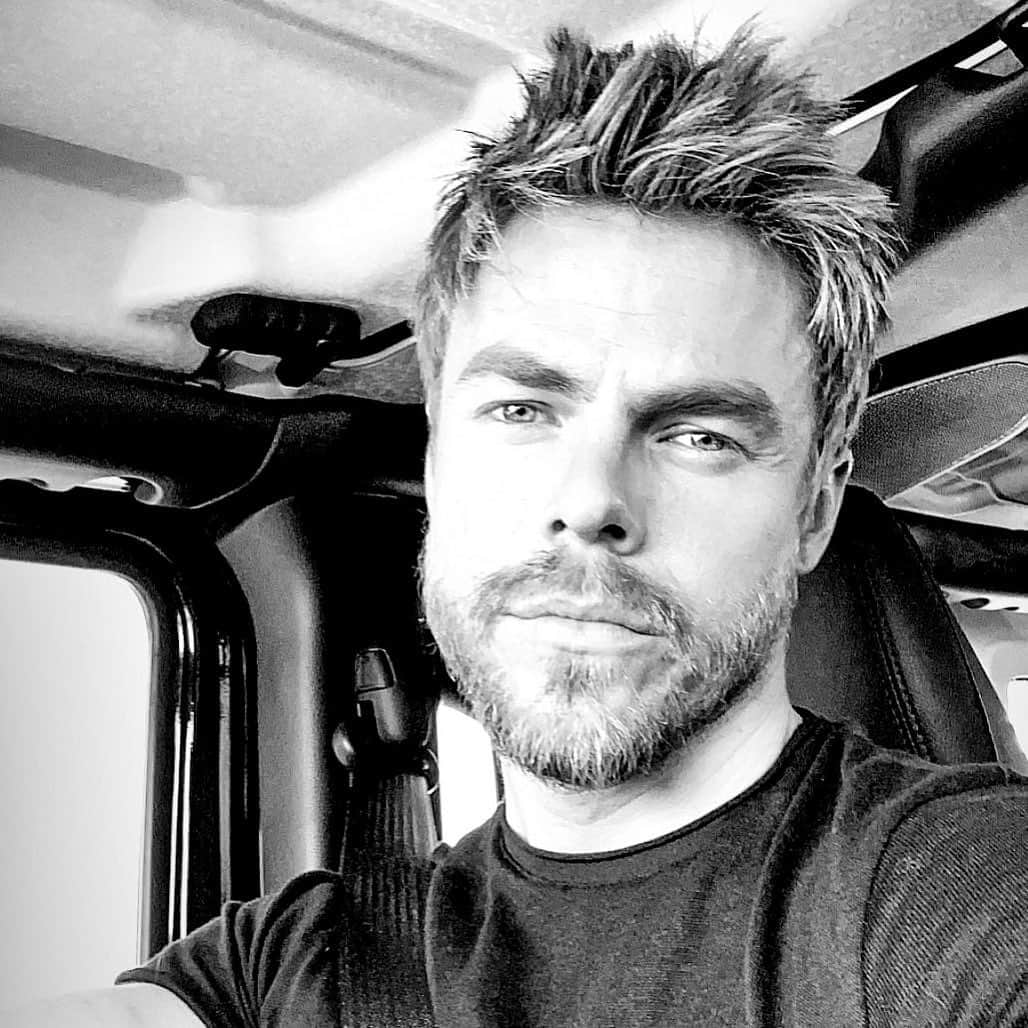 デレク・ハフさんのインスタグラム写真 - (デレク・ハフInstagram)「⚫️⚪️」1月24日 7時22分 - derekhough