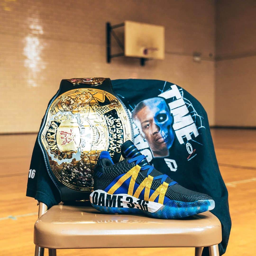 デイミアン・リラードのインスタグラム：「The Attitude Era of wrestling was a big part of my childhood. @steveaustinbsr is the GOAT, so I had to pay tribute to him with a Stone Cold colorway of my #Dame6. 🗣If you want me to wear the Stone Cold colorway of the Dame 6 against the Mavs tonight, give me a hell yeah!  The Stone Cold #Dame6 drops this Saturday. #Austin316 #Dame316 #StoneCold #SCSA」