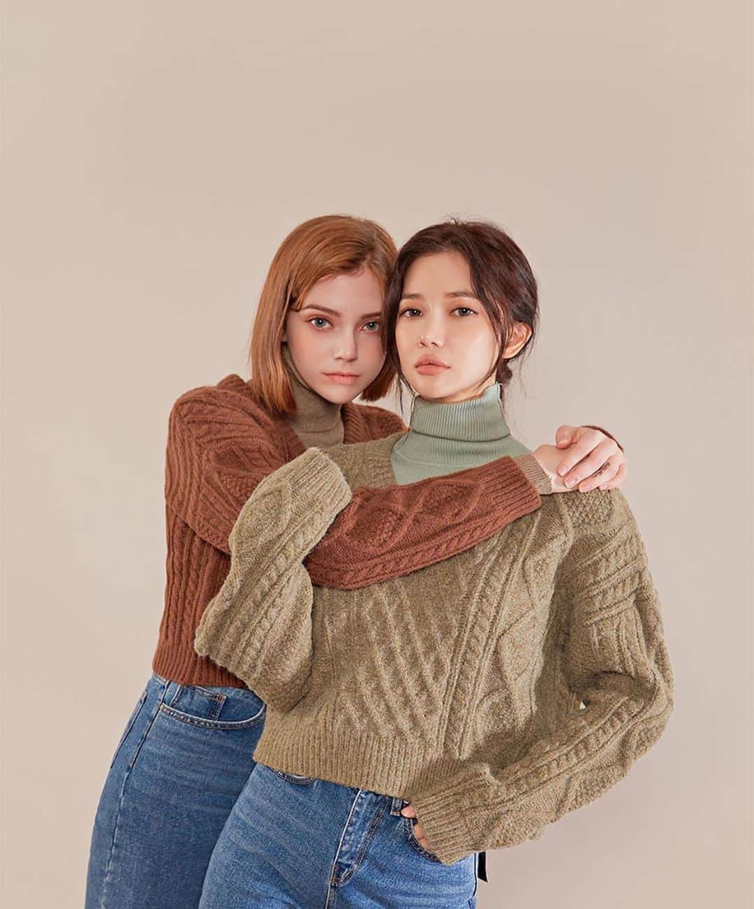 Chuuのインスタグラム：「오늘도 @chuu_5kgjeans 🤎」