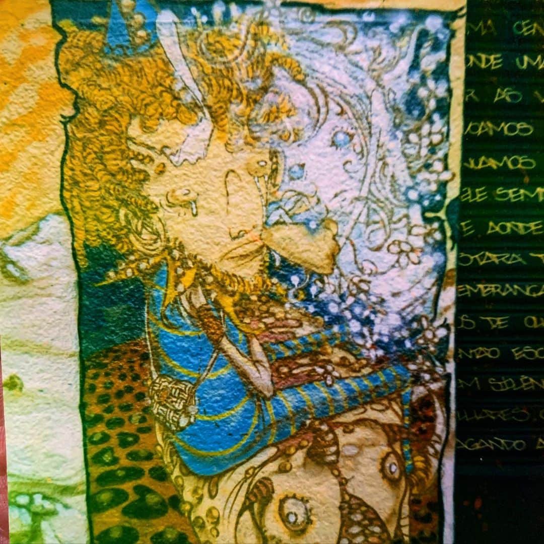 osgemeosさんのインスタグラム写真 - (osgemeosInstagram)「❤️✨#almamor/ detail of mural “TRITREZ” 1997 #saopaulo #arkaive #osgemeos #pinacotecadoestado #love  Detalhe do mural TRITREZ, pintado no Bairro do Cambuci em 1997.」1月24日 9時38分 - osgemeos