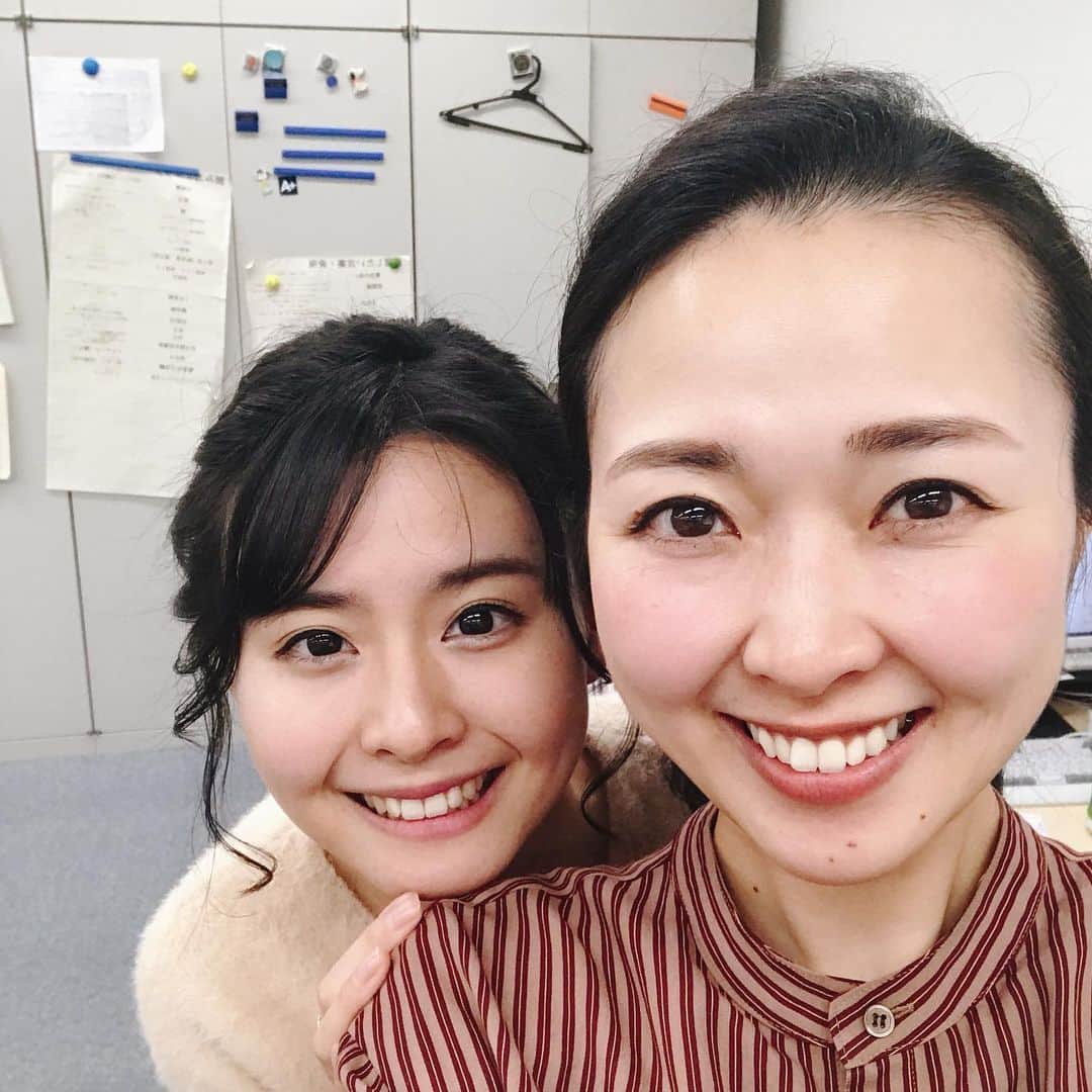 徳重杏奈さんのインスタグラム写真 - (徳重杏奈Instagram)「👭﻿ 来週は﻿ もっちーが冬休み！﻿ ﻿ お天気は南雲ちゃんが担当します🌞﻿ ﻿ ツーショットを撮っていたら﻿ 真似している人たちがいました笑﻿ ﻿ ﻿ ﻿ #ゆっくりしてね #名古屋 #メーテレ #アナウンサー #ドデスカ #徳重杏奈」1月24日 10時47分 - annatokushige