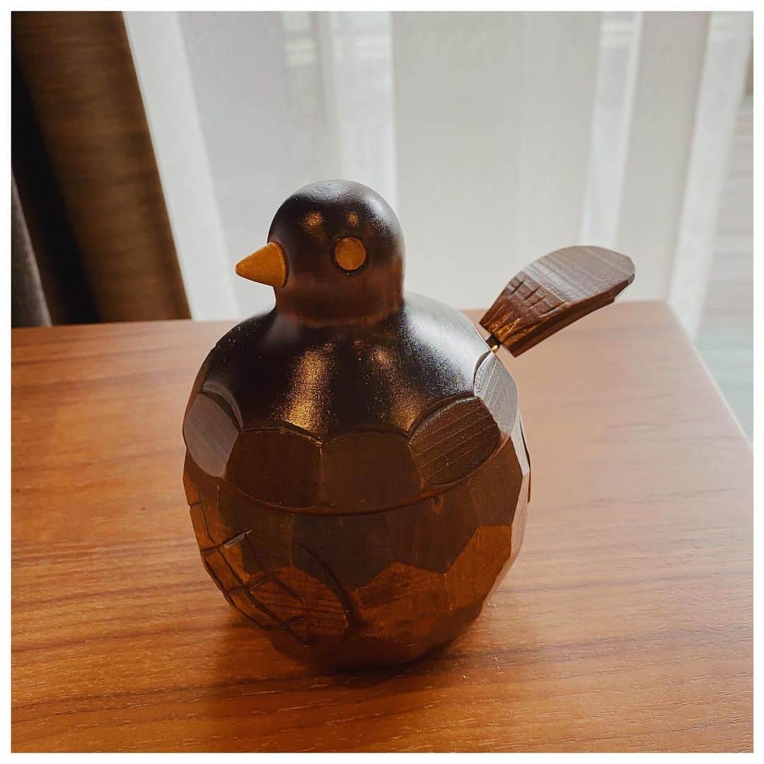 高梨臨さんのインスタグラム写真 - (高梨臨Instagram)「カフェに行ったら、可愛い鳩のシュガーポットが出てきて、お家に帰ってきても、この鳩のことが頭から離れず…探して購入。 信州の工芸品でした。 #かわいい」1月24日 20時16分 - rintakanashi_official