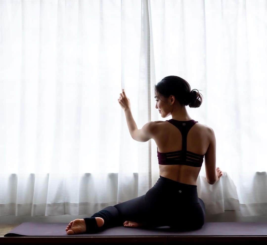 坂野志津佳さんのインスタグラム写真 - (坂野志津佳Instagram)「明日はおしづヨガです🧘‍♀️ 予約してくださった皆様、気をつけてお越し下さい😊  お会いできるのを楽しみにしています！！ ・ ・ photo by  @shirapyonyogaphoto ・ ・ ・ #ヨガ #ヨガインストラクター #ポートレート #ヨガレッスン #yoga #yogainstructor #yogalife #yogini #japanesegirl #me #tokyo #japan」1月24日 20時19分 - oshizu0511