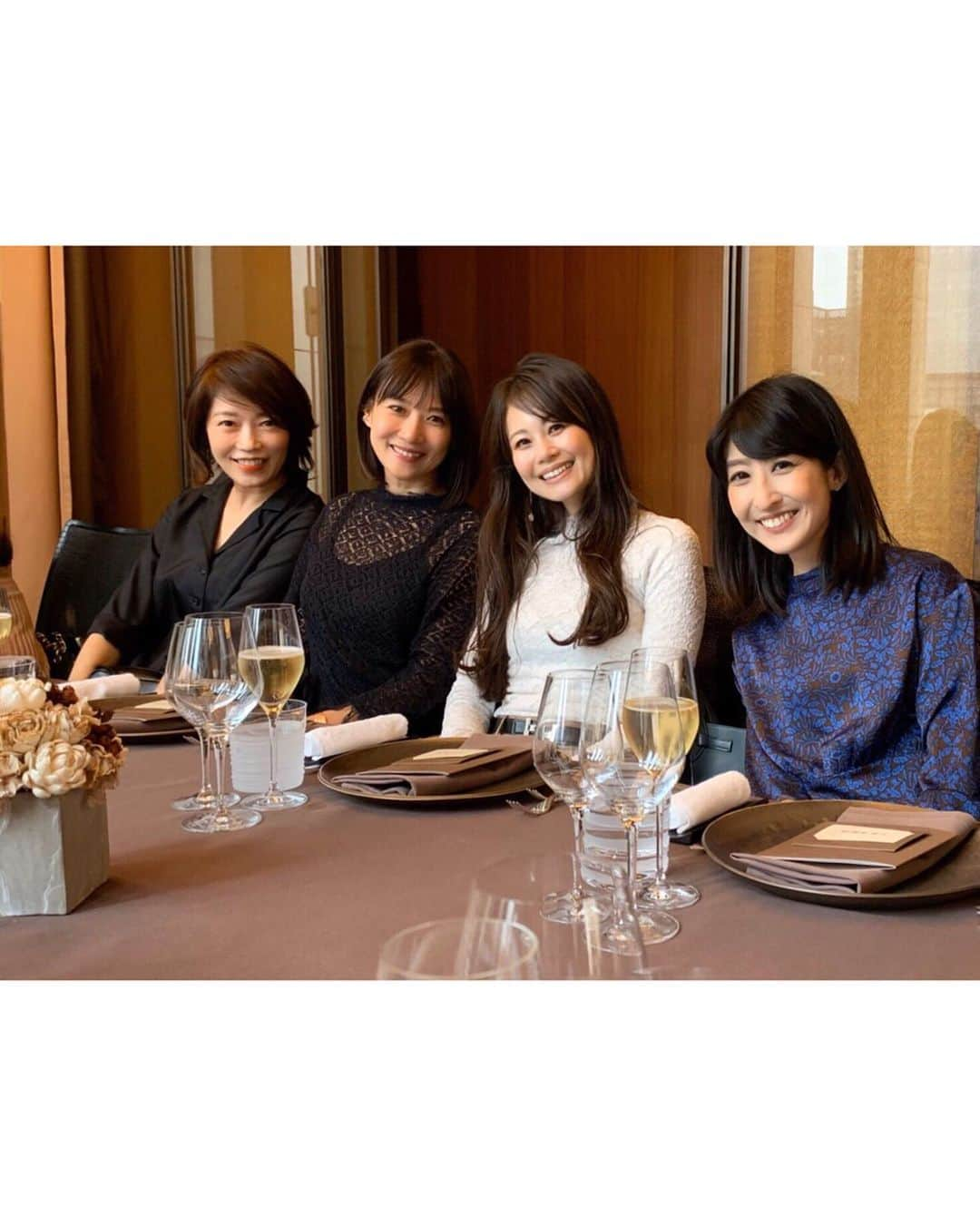 土屋香織さんのインスタグラム写真 - (土屋香織Instagram)「ꕥ. 憧れの車MASERATI♡ Maserati Japan Ladies Lunchへ ご招待いただき 銀座の BVLGARI Il Ristorante Luca Fantin にて 幸せなひと時を過ごしてきました( ˘͈ ᵕ ˘͈ ) . マセラティ🇮🇹といえば デスパレートな妻たちの ギャビーが乗ってたオープンカーがそうでしたよね。 あの姿に憧れて 私もオープンカー（🇫🇷）乗ってた時期がありました♡ 車大好きなんです🥰 . 街中でマセラッティ走っているのを見かけると 後ろについて行っちゃいます( › ·̮ ‹ ) エンジン音が痺れます♡♡♡ 運転してみたいなぁ♡ . 初めましての素敵な皆さまや 久しぶりのうれしいばったりもあり⸜(๑⃙⃘'ᵕ'๑⃙⃘)⸝⋆︎* 楽しかった！ . ブルガリのレストランは初めて。 お料理も素晴らしく美味しかったんだけど ワインがどれも最高に美味しくて！ また行きたいレストランです🍽 . 素敵な会に お招きありがとうございました♡ . . . #maserati #マセラティ #ブルガリ #bvlgari #おしゃれランチ #東京ランチ #銀座グルメ #グルメな人と繋がりたい #ワイン好きな人と繋がりたい #東京グルメ #retrip_tokyo #お肉大好き #肉食女子 #肉テロ #retrip_gourmet #食べるの好きな人と繋がりたい #tokyogourmet #genic_mag #mineby3mootd #kurashiru #locari #mery #4meee #4yuuu #tokyogc #ルトロン #코디 #ワイン女子 #ワイン #車好きな人と繋がりたい」1月24日 21時08分 - kaorintsuchiya