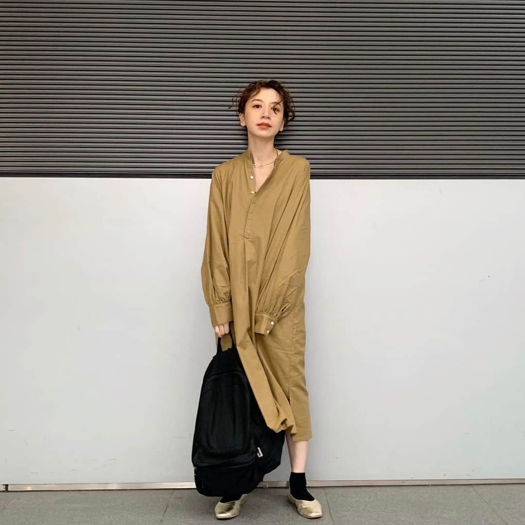 ungrid_minamiのインスタグラム：「. ワンピース一枚でも着用できるし、ボトムス合わせでも可愛いワンピース❤️ @ungrid_official @ungrid_staffsnap #Ungrid#アミュプラザ博多」