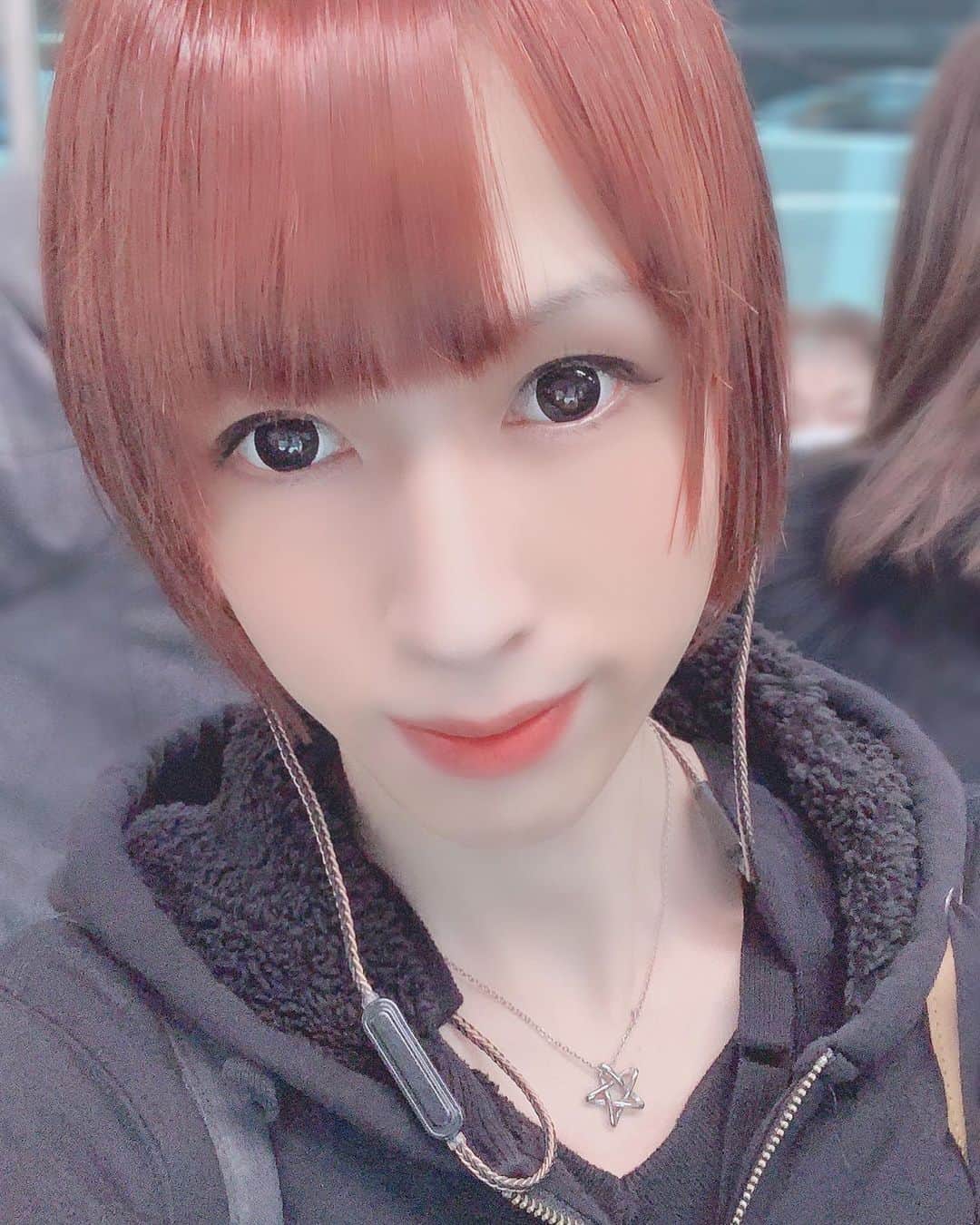 荒金さとみのインスタグラム：「さとみんデザイン💻🖱とスポーツ⚾️🏓は左利きだけどｵﾅﾇｰは右手でするよん♡」