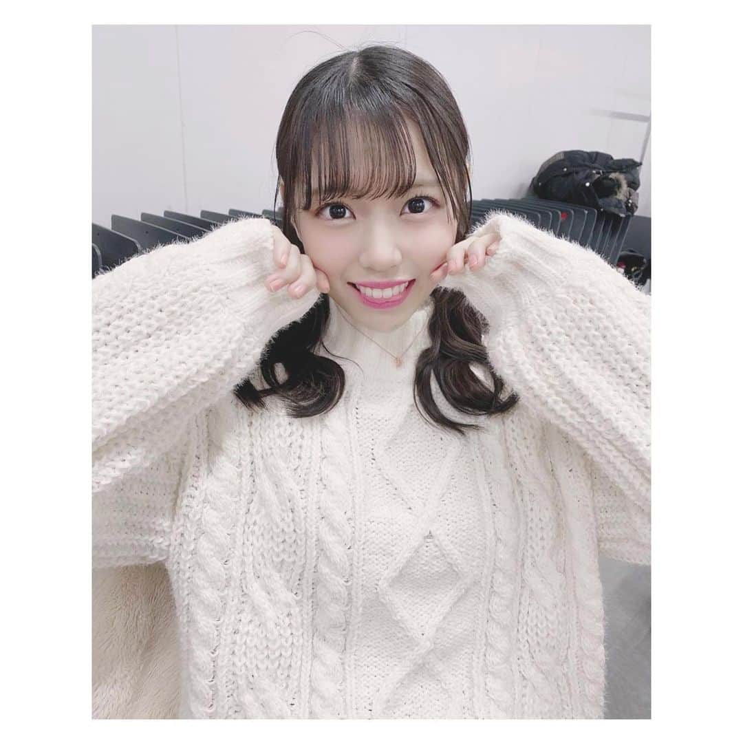 岩田陽菜さんのインスタグラム写真 - (岩田陽菜Instagram)「ゆるっと彼女こーで。🐑🐑🐑🐏🐑💕﻿ ﻿ ﻿ ﻿ ﻿ #axesfemme#ニット#ootd#winterfashion#白#white#白ニット#ヘアアレンジ#ツインテール#ネックレス#maryquant」1月24日 21時25分 - hina_naso_stu48