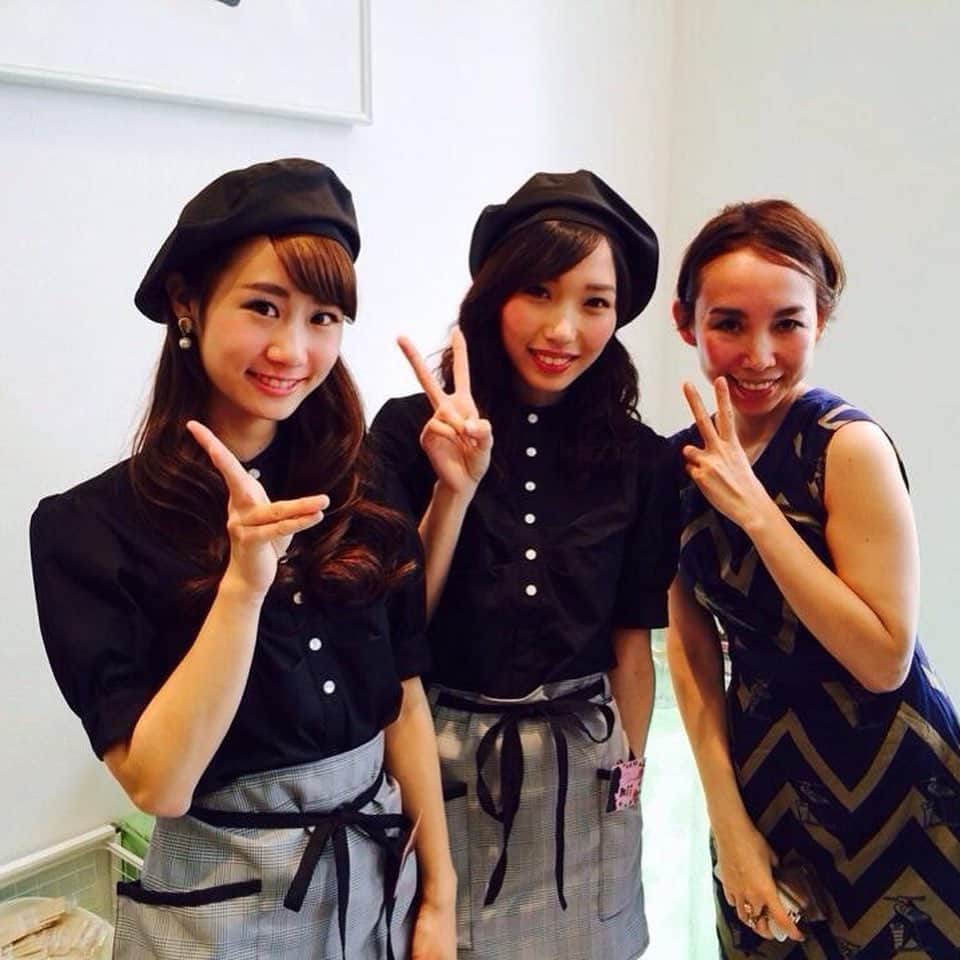 筒井萌子さんのインスタグラム写真 - (筒井萌子Instagram)「* SALON BAKE&TEA☕️ デザートブッフェを🍰 大食いな私は全種類制覇しましたꪔ̤̮ ケーキ12個+パン4つ。食べすぎです(ᯅ̈ ) ・ 私の大好きなの紅茶THE O DOR(テオドー) を取り扱ってて久しぶりに飲めました˘˘̥♥︎ ⑦⑧枚目は大学生の時なんだけど 美人時計モデルのカフェをやってた時に お茶の先生から紅茶の入れ方を１から習ったんです✨ 気温やお湯の温度や茶葉の量のバランスが とーっても難しくて沢山研修したの！ その時お店で出していた紅茶がTHE O DORのものでした❣️ 今日は1番苦労して習得したミルキーウーロンを久々に🌿 とーっても美味しかった✨ 紅茶好きな方いたらぜひTHE O DOR調べてみてくださいꪔ̤̮ 私も紅茶のセット買おうっと♪♪ お店で飲みたい方は新宿ニューマンのSALON BAKE&TEAへ♡ ・ #筒井萌子 #女優 #actress #モデル #model #岡山  #shooting #instagood #instalike #converse #撮影 #followme #instalike #ゴルフ #ゴルフ女子 #ゴルフコーデ #골프 #좋아요반사 #좋아요그램 #좋아요환영 #데일리그램 #패션 #오오티디 #카페 #アルチビオ  #アルチビオカップ #archivio」1月24日 21時31分 - tsutsui.moeko.o