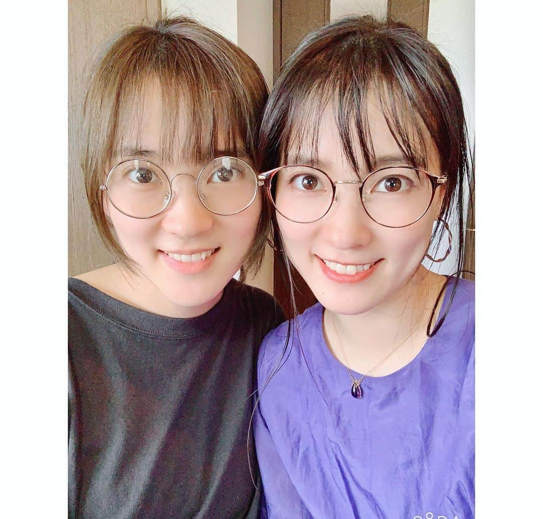 奈津子さんのインスタグラム写真 - (奈津子Instagram)「【出演情報】本日19時〜TBS系列「爆報！THEフライデー」に双子の妹の亜希子が出演します。私も少しだけでてるみたい。不器用で真っ直ぐな彼女の、再生の物語😊ぜひ観てくださいね。密着していただき、家族としても感謝です。SNS断食中の亜希子さんの代わりに告知します笑 ・ 双子写真どっぷり投稿🐹💖 ・ #家電 #家電好き #家電女優 #奈津子 #爆報フライデー #双子　#一卵性 #大木亜希子　#twins #twinstagram  #人生に詰んだ元アイドルは赤の他人のおっさんと住む選択をした」1月24日 13時22分 - natsuko_kaden