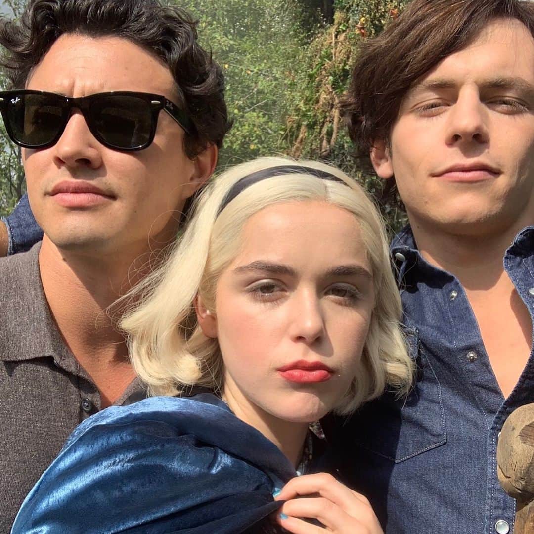 のインスタグラム：「Let’s go to Hell & mayyyybe save the world, I bought this blue velvet cape that I need to put to good use. (#CAOS IS ALMOST OUT)」