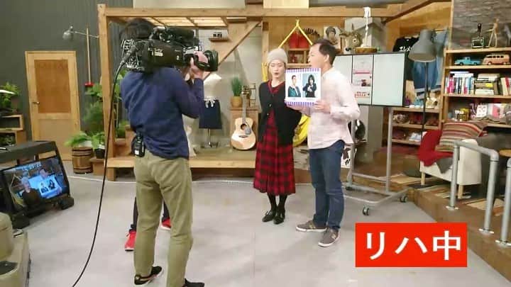 KBCラジオのインスタグラム：「あれ！？この日の進行役のオッカーがいない！！ 本日収録が行なわれた「#ドォーモ でした。」のリハーサル。スタジオにはなぜか #沢田幸二 エグアナが！ 収録後のスタジオ、#斉藤ふみ さんも沢田エグアナも苦笑い🤣 詳しくは、27日(月)深夜の放送をチェック😃エグアナが告知デ〜ス！ #岡本啓 #オールナイトニッポン #角松敏生 #大橋純子 ＃kbcラジオ #kbc」