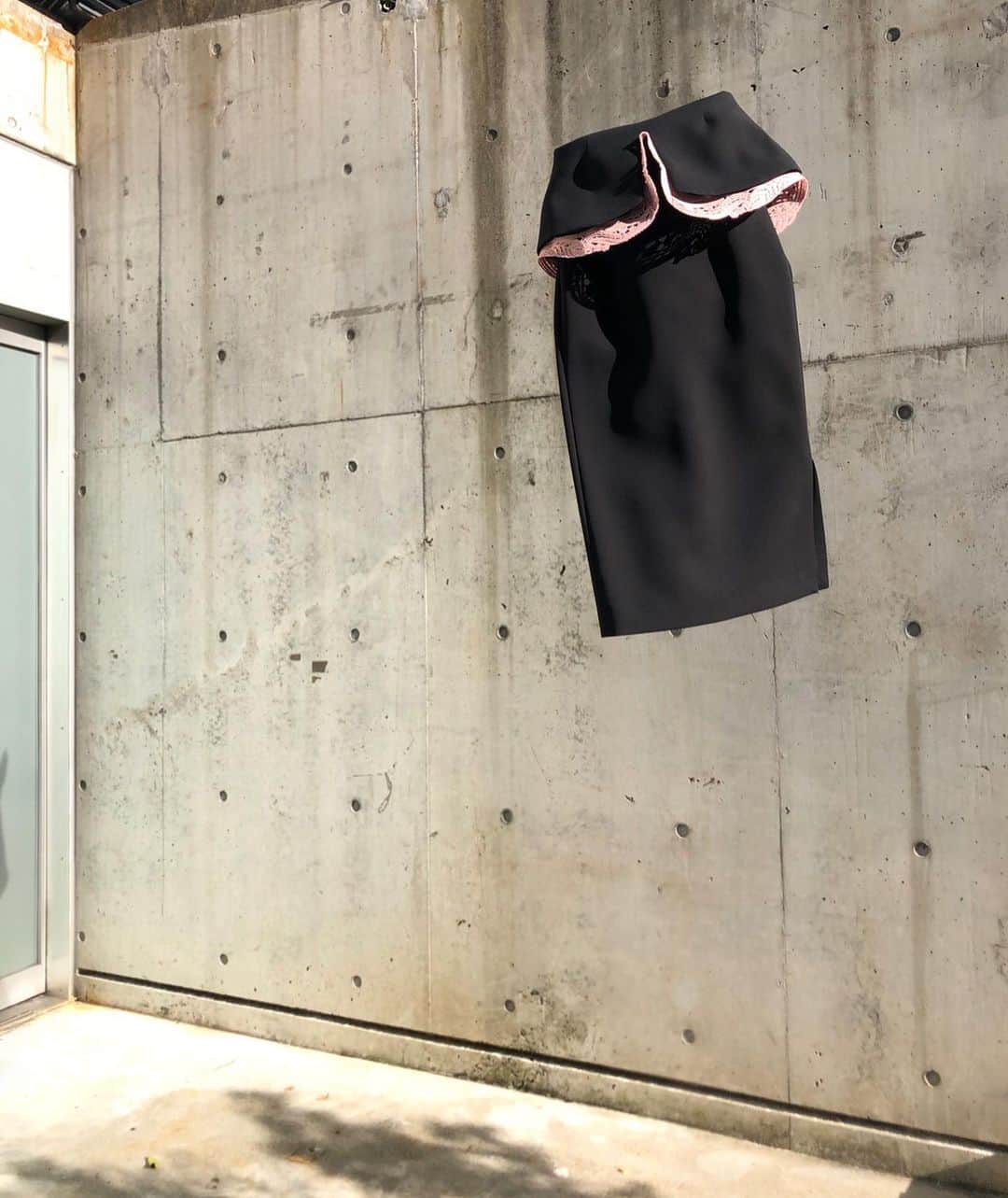 リステアさんのインスタグラム写真 - (リステアInstagram)「@mamekurogouchi 20PS Collection “Peplum Skirt” Available in store.  #restir #mamekurogouchi #skirt #20ps #リステア」1月24日 14時44分 - restirofficial