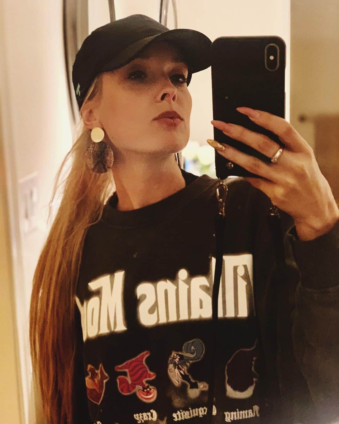 Nika Kljunさんのインスタグラム写真 - (Nika KljunInstagram)「Thank you so much to @topknotinc for sending me this super cute, convenient hat! 🧢💁🏼‍♀️ . This hat is made with a special slit in the back that allows you to wear your hair in a high ponytail! It’s perfect for all of my long days of teaching or rehearsal 😅. I have such long hair, and it’s so liberating to get it away from my neck once in a while 💆🏼‍♀️ ! I’m sure you guys can relate! This hat allows me to do just that, but with style. 😎 . This would be a great buy for any athlete or active person who wants more versatility with their look. I will post more about this hat in my instagram story, soon, so you guys can learn and see more! . Thanks again, @topknotinc ! . #convinient #hatlife #dancelifestyle #highponytail #nikakljun #topknotinc」1月24日 14時59分 - nikakljun
