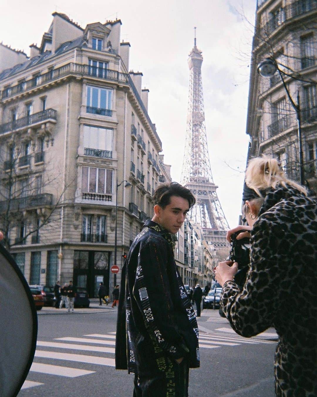 ミッチェル和馬さんのインスタグラム写真 - (ミッチェル和馬Instagram)「behind the scenes in paris 1」1月24日 15時34分 - kazumamitchell