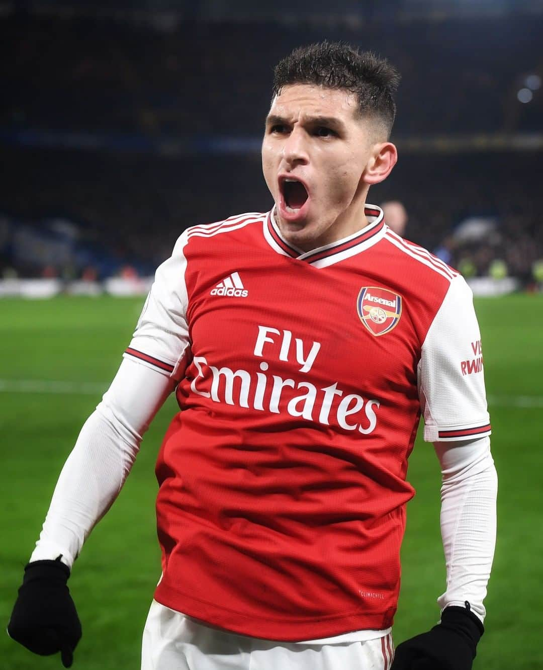 アーセナルFCさんのインスタグラム写真 - (アーセナルFCInstagram)「👊👊 #FridayFeeling⁠ ⁠ #Arsenal #Torreira」1月24日 15時35分 - arsenal