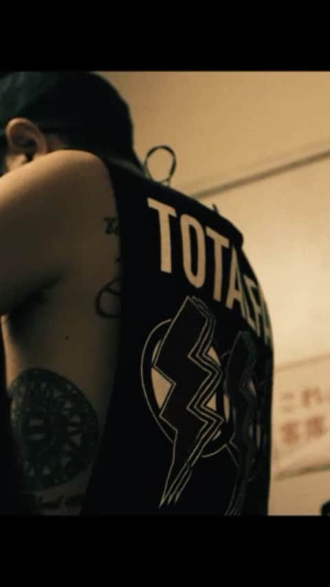 TOTALFATのインスタグラム：「‪・ 6/11（木）‬ ‪名古屋APOLLO BASE ‬ ・ 6/12（金）‬ ‪名古屋APOLLO BASE‬ ・ 6/20（土）‬ ‪大阪心斎橋Live House Anima ・ ‪6/21（日）‬ ‪大阪心斎橋Live House Anima‬ ・ ‪7/1（水）‬ ‪東京恵比寿LIQUIDROOM‬ -tour final- ‪ ・ ・ チケット情報、その他詳細は後日発表！‬」