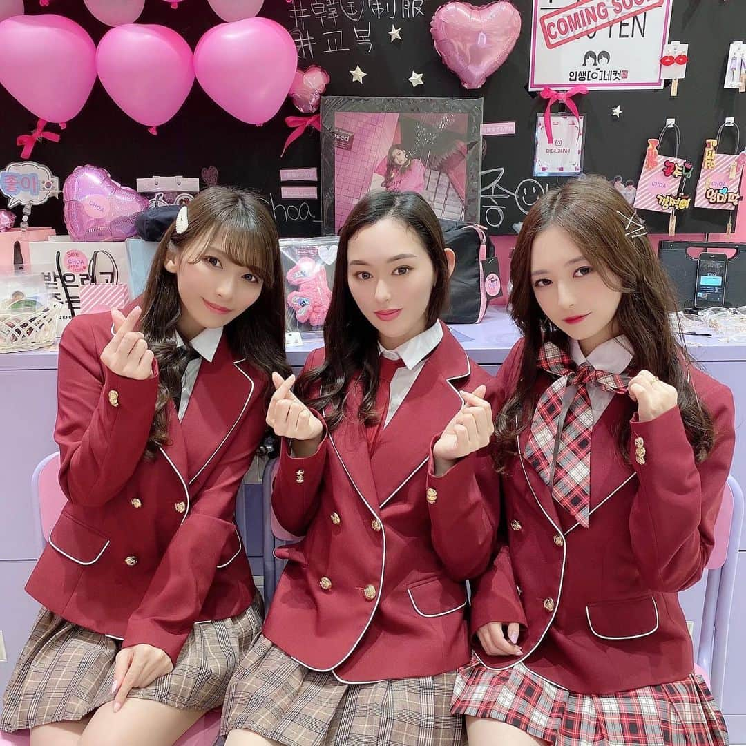 長嶋優里さんのインスタグラム写真 - (長嶋優里Instagram)「♡ ． 学園祭みたいな写真🎈💗 ． このジャケットが何だか花男ぽくて！ お金持ち学校っぽいなあ〜と。笑 ． 時間内なら何着でも着放題だよ💟 ． ． ．  #韓国制服 #韓国制服レンタル #制服レンタル﻿ #韓国 #お台場 #odaiba #制服 #制服女子 #制服コスプレ #韓国制服コーデ﻿ #コスプレ #ヴィーナスフォート  #오오티디 #한국교복 #제복 ． ♡」1月24日 21時46分 - yuyu__kakaka