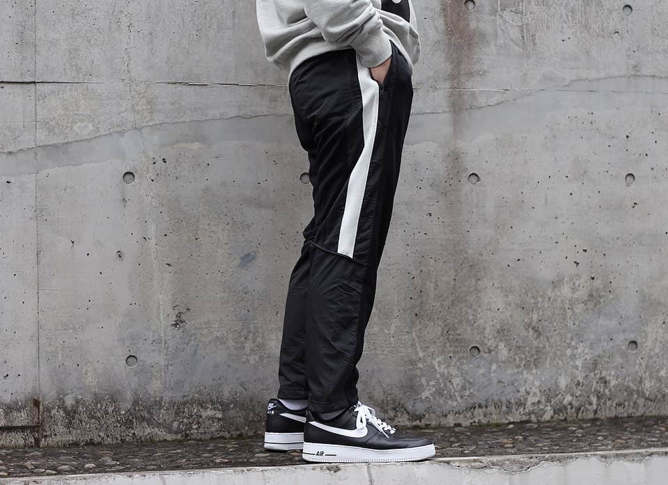 A+Sさんのインスタグラム写真 - (A+SInstagram)「in stock now ■NIKE NSP SB PULLOVER HOODIE COLOR : BLACK , GRAY SIZE : S - XXL PRICE : ¥10,000 (+TAX) ・ ■NIKE NSP PK PANT COLOR : BLACK SIZE : S - XXL PRICE : ¥10,000 (+TAX) ・ ■NIKE AIR FORCE 1 ’07 AN20 COLOR : BLACK SIZE : 24.0cm - 29.0cm PRICE : ¥10,000 (+TAX) ・ #a_and_s #NIKE #NIKESPORTWEAR #NIKESPORTPACK」1月24日 16時32分 - a_and_s_official